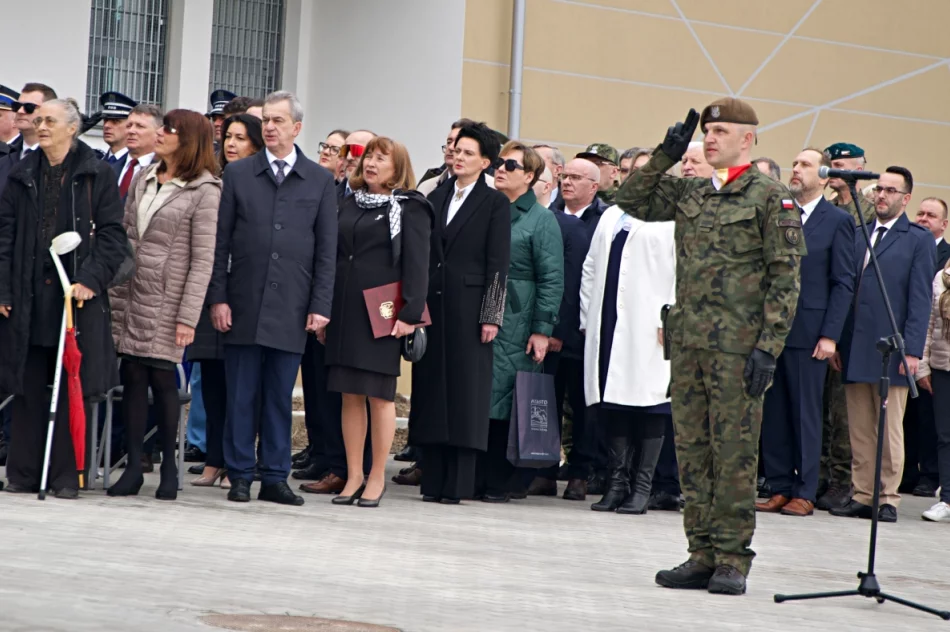 Minister Kosiniak-Kamysz na otwarciu koszar WOT. 114 batalion otrzymał nazwę i patrona - zdjęcie 11