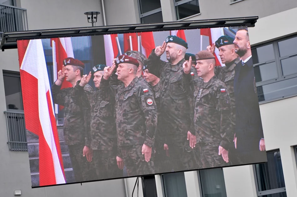 Minister Kosiniak-Kamysz na otwarciu koszar WOT. 114 batalion otrzymał nazwę i patrona - zdjęcie 14