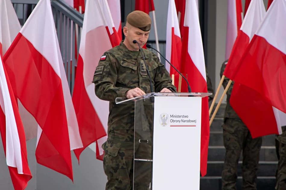 Minister Kosiniak-Kamysz na otwarciu koszar WOT. 114 batalion otrzymał nazwę i patrona - zdjęcie 15