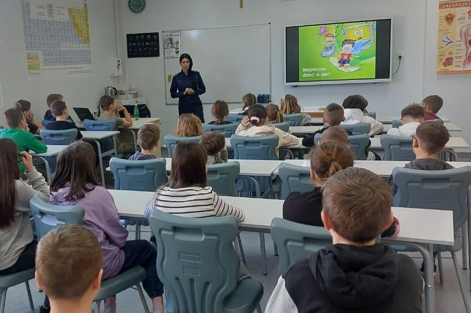 Rozmawiali z młodzieżą o cyberprzemocy i odpowiedzialności prawnej - zdjęcie 3