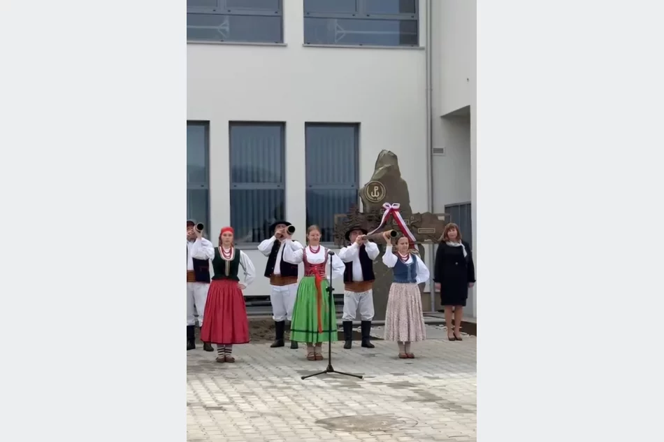 Uroczyste otwarcie kompleksu wojskowego 114 Limanowskiego batalionu lekkiej piechoty im. ppłk Adama Stabrawy „Borowy” - zdjęcie 5