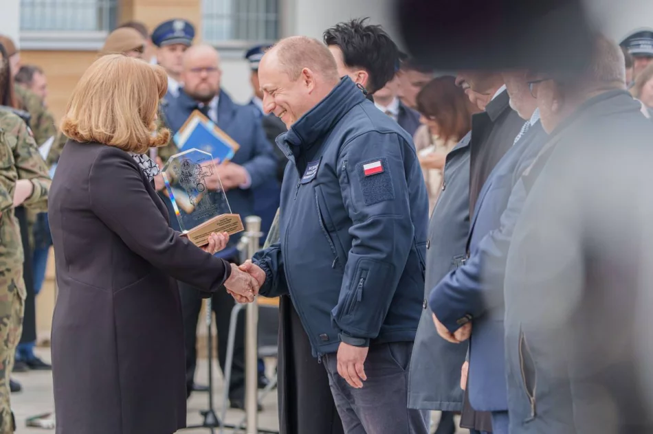 Uroczyste otwarcie kompleksu wojskowego 114 Limanowskiego batalionu lekkiej piechoty im. ppłk Adama Stabrawy „Borowy” - zdjęcie 9