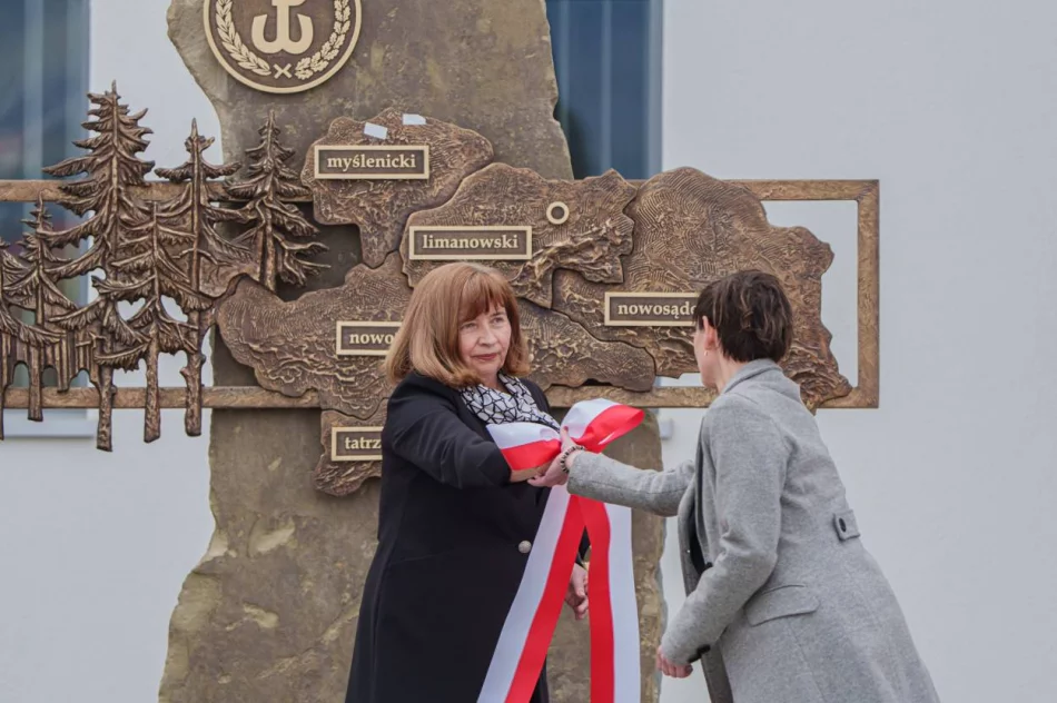 Uroczyste otwarcie kompleksu wojskowego 114 Limanowskiego batalionu lekkiej piechoty im. ppłk Adama Stabrawy „Borowy” - zdjęcie 16