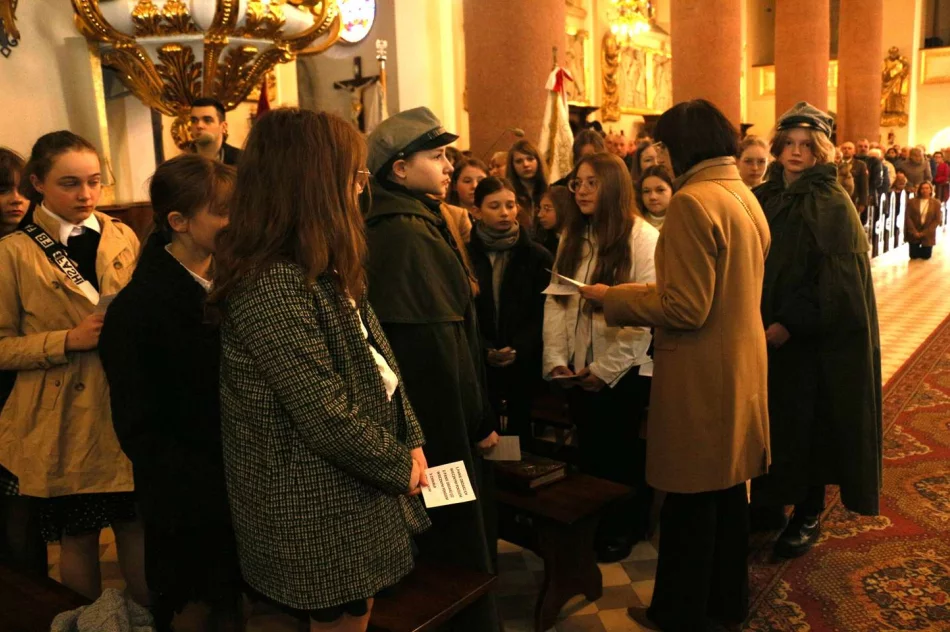 Uroczystość z okazji 85. rocznicy Zbrodni Katyńskiej w Limanowej - zdjęcie 2