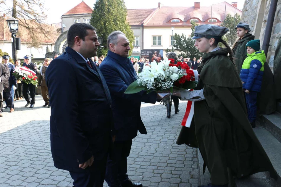 Uroczystość z okazji 85. rocznicy Zbrodni Katyńskiej w Limanowej - zdjęcie 6