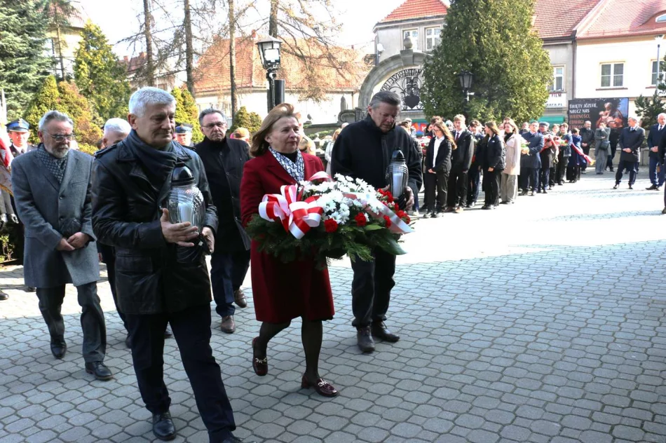 Uroczystość z okazji 85. rocznicy Zbrodni Katyńskiej w Limanowej - zdjęcie 8