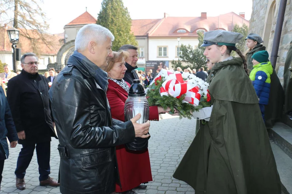 Uroczystość z okazji 85. rocznicy Zbrodni Katyńskiej w Limanowej - zdjęcie 9