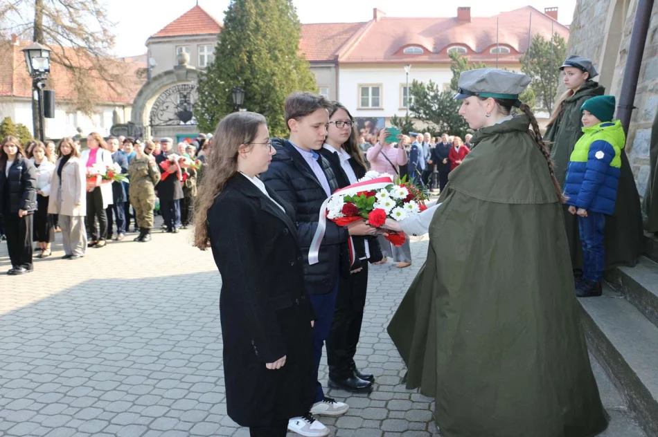 Uroczystość z okazji 85. rocznicy Zbrodni Katyńskiej w Limanowej - zdjęcie 10