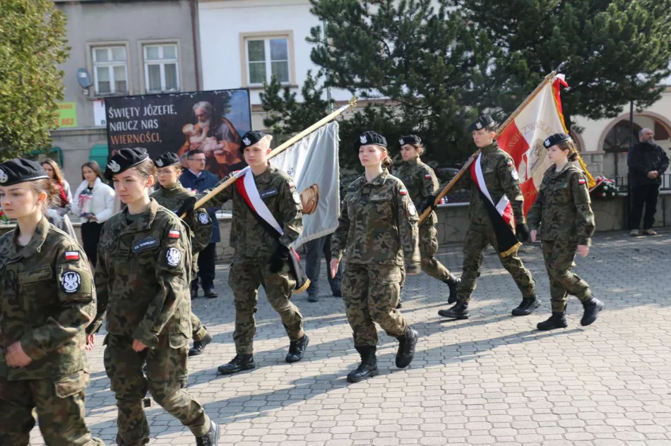 Uroczystość z okazji 85. rocznicy Zbrodni Katyńskiej w Limanowej - zdjęcie 18