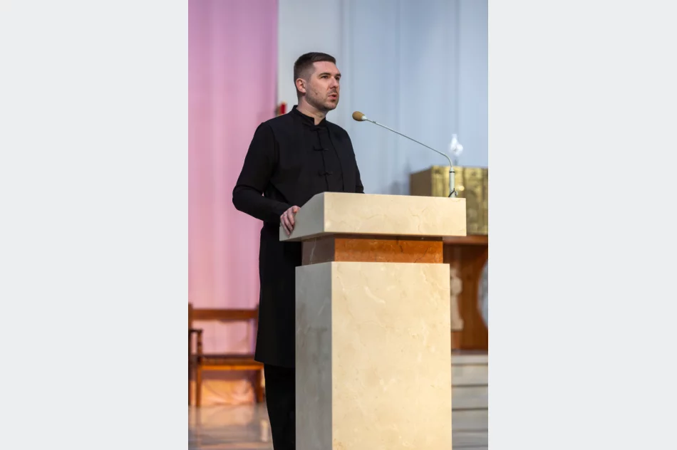Koncert pasyjny ,,Adoremus Te Christe"  - zdjęcie 2