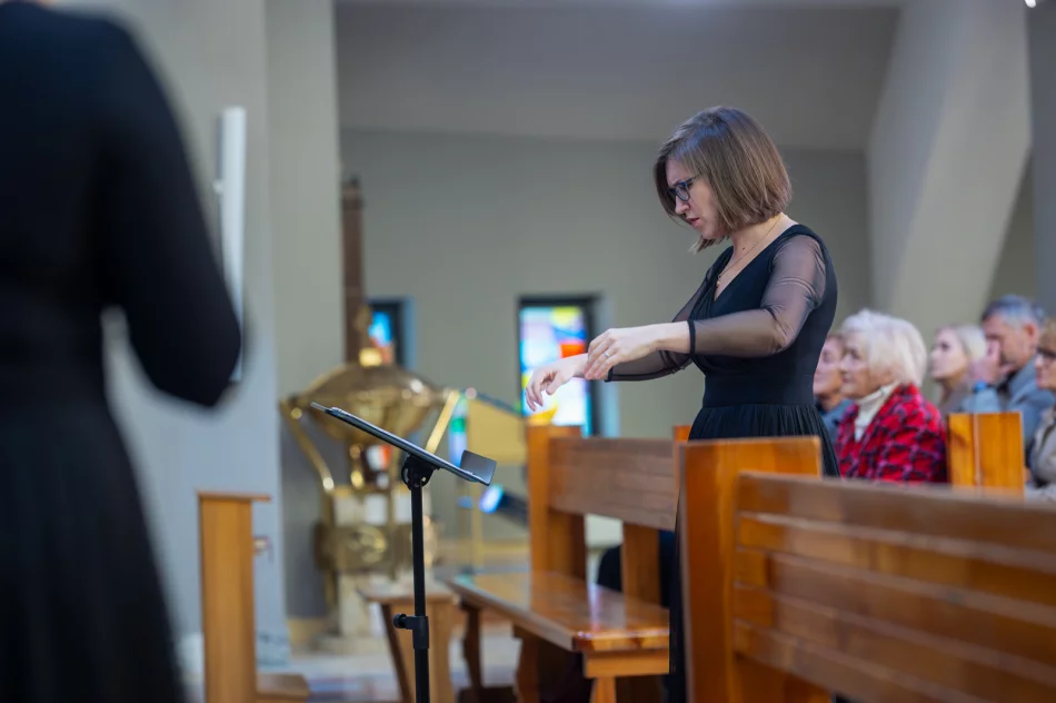 Koncert pasyjny ,,Adoremus Te Christe"  - zdjęcie 20