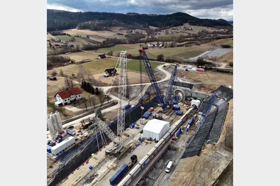 „Kinga” rozpoczęła drążenie najdłuższego tunelu kolejowego w Polsce - zdjęcie 5