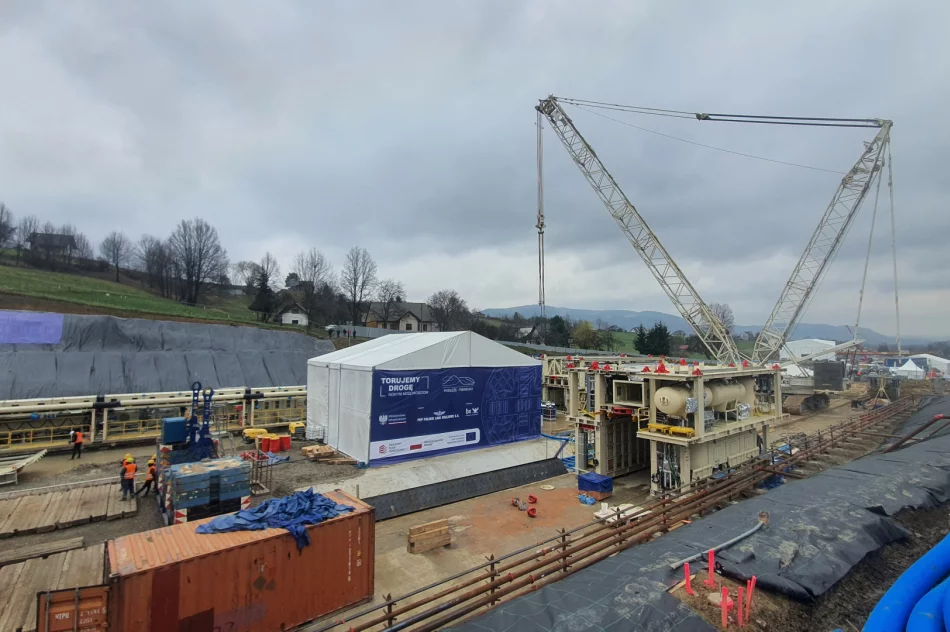 „Kinga” rozpoczęła drążenie najdłuższego tunelu kolejowego w Polsce - zdjęcie 12