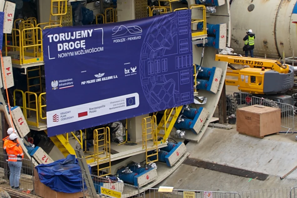 „Kinga” rozpoczęła drążenie najdłuższego tunelu kolejowego w Polsce - zdjęcie 20