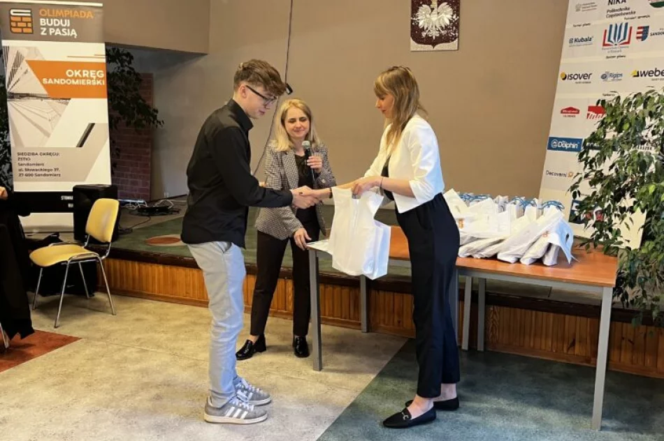 „Buduj z Pasją” - sukces uczniów "Ekonoma" - zdjęcie 3