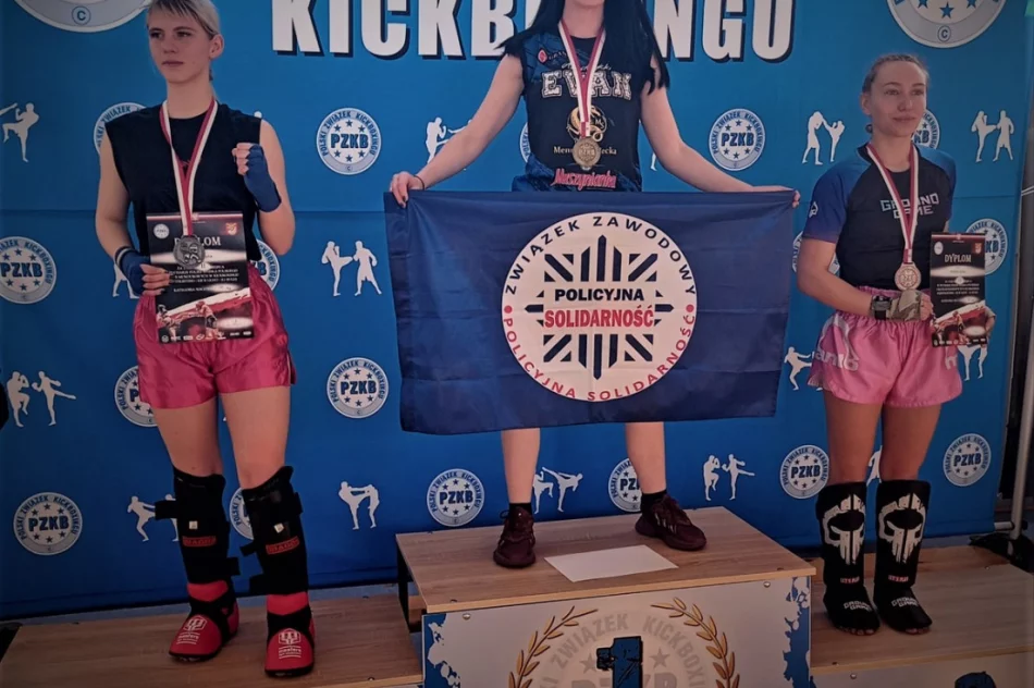 Policjanci z medalami pucharu służb mundurowych  - zdjęcie 6