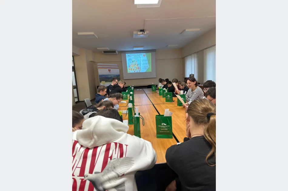 Młodzież z SOSW odwiedziła urząd pracy - zdjęcie 2