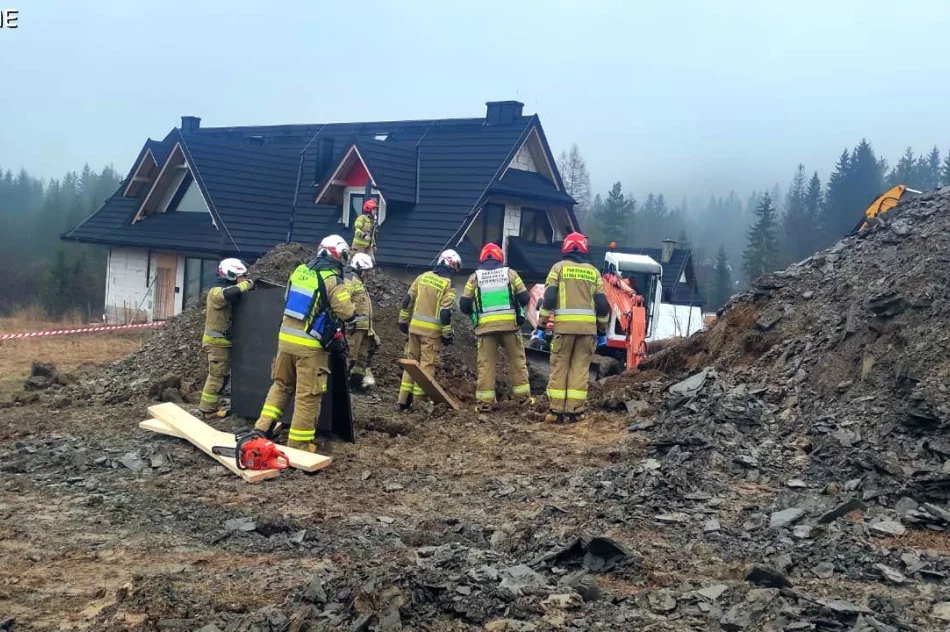 Tragiczny wypadek podczas prac ziemnych. Nie żyje 40-letni mężczyzna - zdjęcie 4