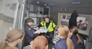 Uczniowie klasy policyjnej odwiedzili komendę - zdjęcie 2