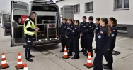 Uczniowie klasy policyjnej odwiedzili komendę - zdjęcie 3