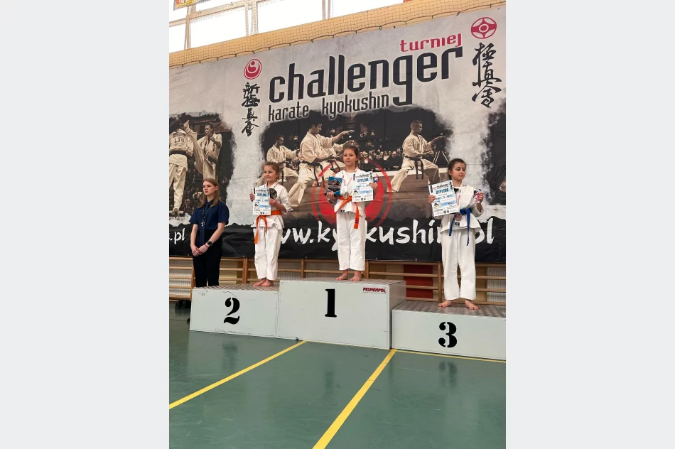 17 medali dla zawodników Limanowskiego Klubu Kyokushin Karate na mini Challenger 2025 w Chrząstowicach - zdjęcie 14