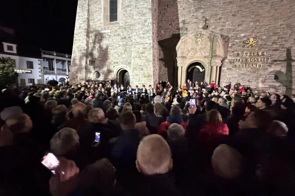 "Barka" zabrzmiała na rynku. Limanowianie uczcili 20. rocznicę śmierci Jana Pawła II (ZDJĘCIA, WIDEO) - zdjęcie 3