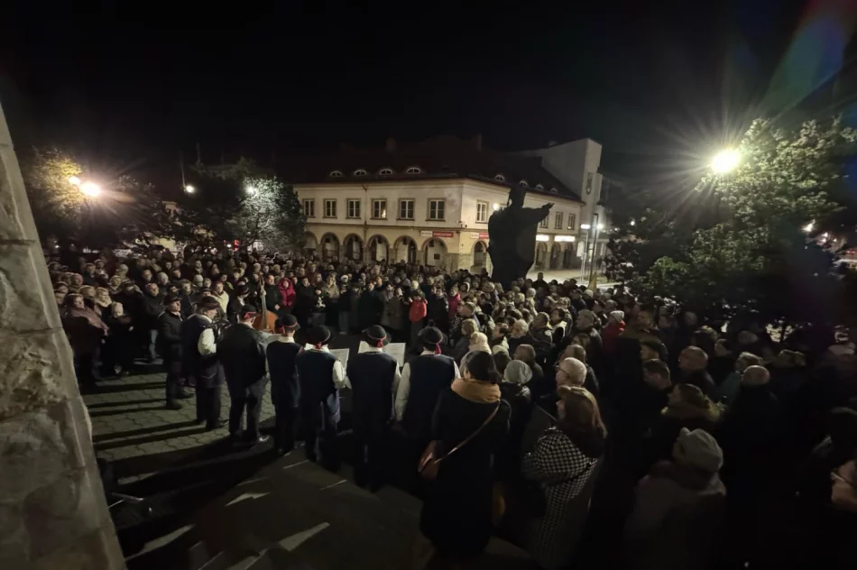 "Barka" zabrzmiała na rynku. Limanowianie uczcili 20. rocznicę śmierci Jana Pawła II (ZDJĘCIA, WIDEO) - zdjęcie 7