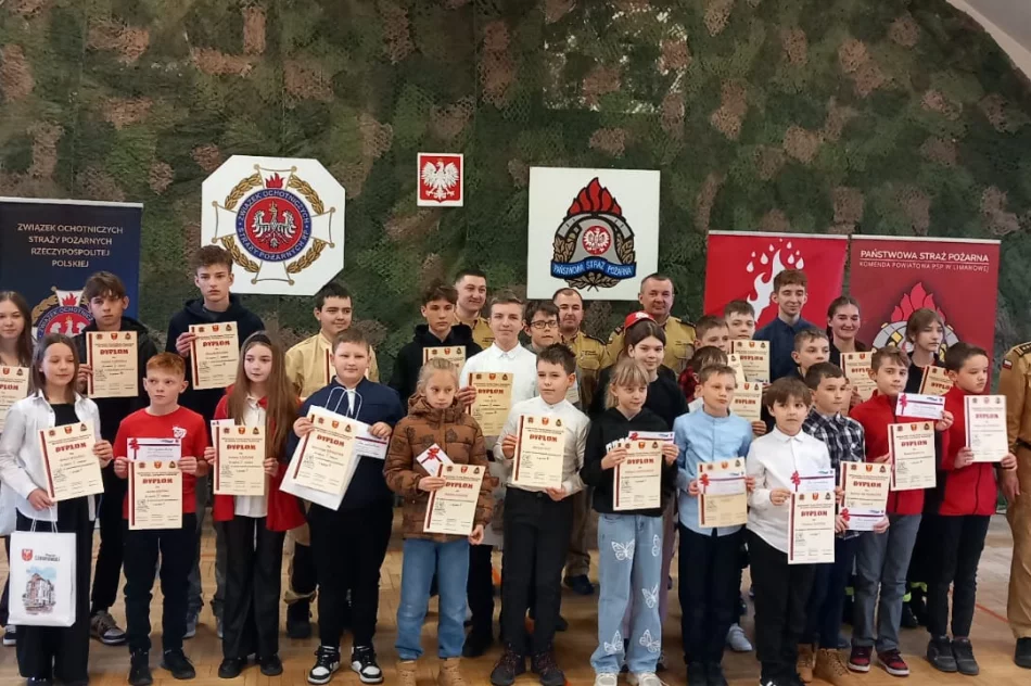 Powiatowy finał turnieju wiedzy pożarniczej - zdjęcie 15