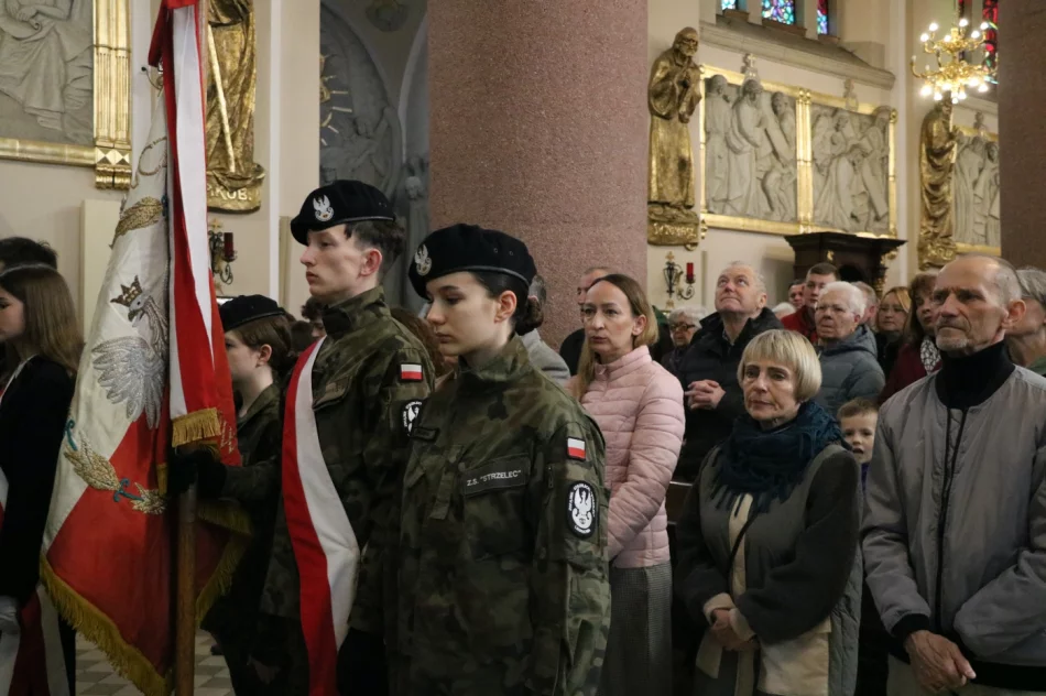 Uczczono pamięć ofiar Zbrodni Katyńskiej (ZDJĘCIA) - zdjęcie 8
