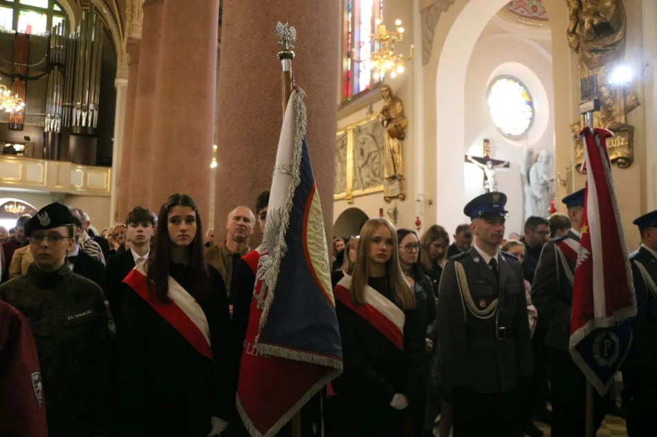Uczczono pamięć ofiar Zbrodni Katyńskiej (ZDJĘCIA) - zdjęcie 10