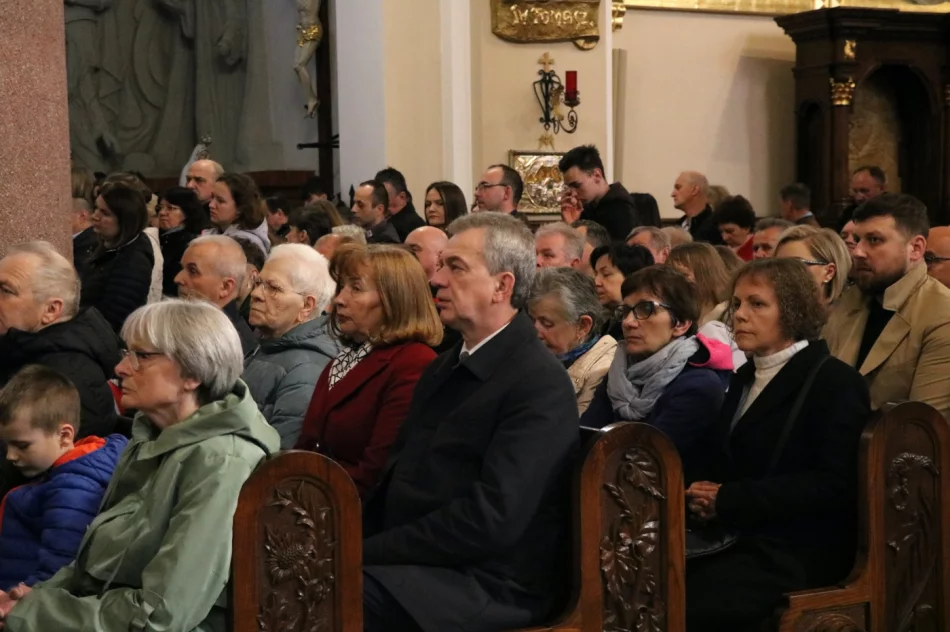 Uczczono pamięć ofiar Zbrodni Katyńskiej (ZDJĘCIA) - zdjęcie 13