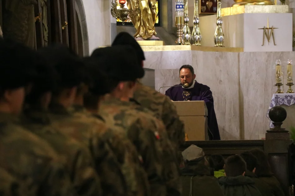 Uczczono pamięć ofiar Zbrodni Katyńskiej (ZDJĘCIA) - zdjęcie 15
