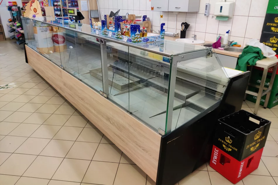 / Sprzedam wyposażenie sklepu spożywczego + agregaty chłodnicze / - zdjęcie 1