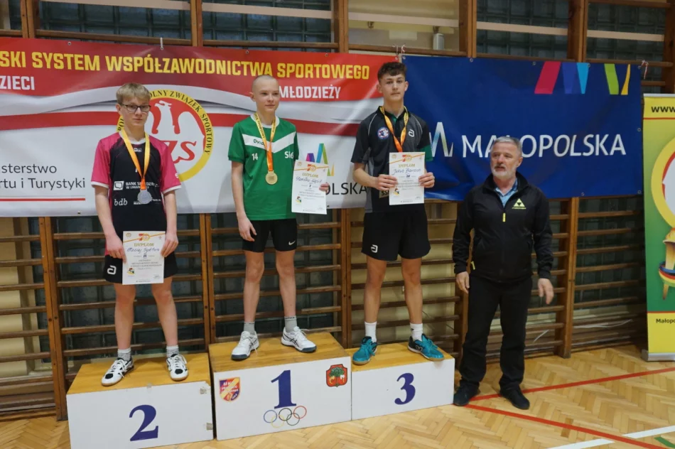 Dominacja w regionie utrzymana: sportowe sukcesy uczniów z naszego powiatu - zdjęcie 2
