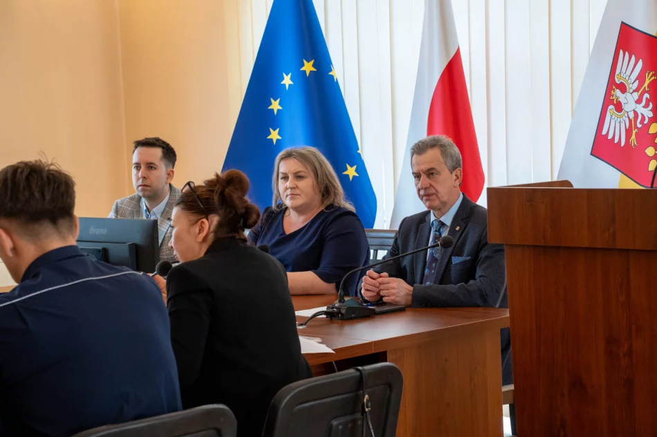 Posiedzenie Powiatowego Zespołu Zarządzania Kryzysowego - zdjęcie 4