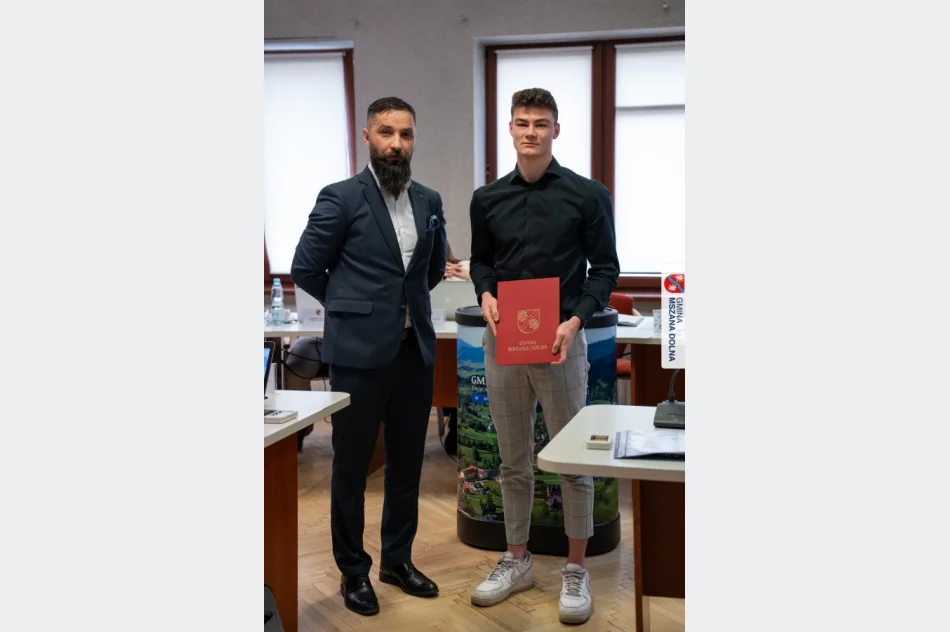 Władze gminy nagrodziły sportowców - zdjęcie 19