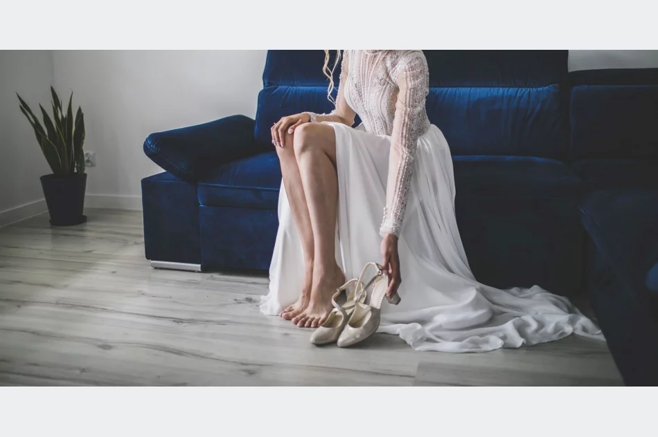 Sprzedam suknię ślubną - zdjęcie 3