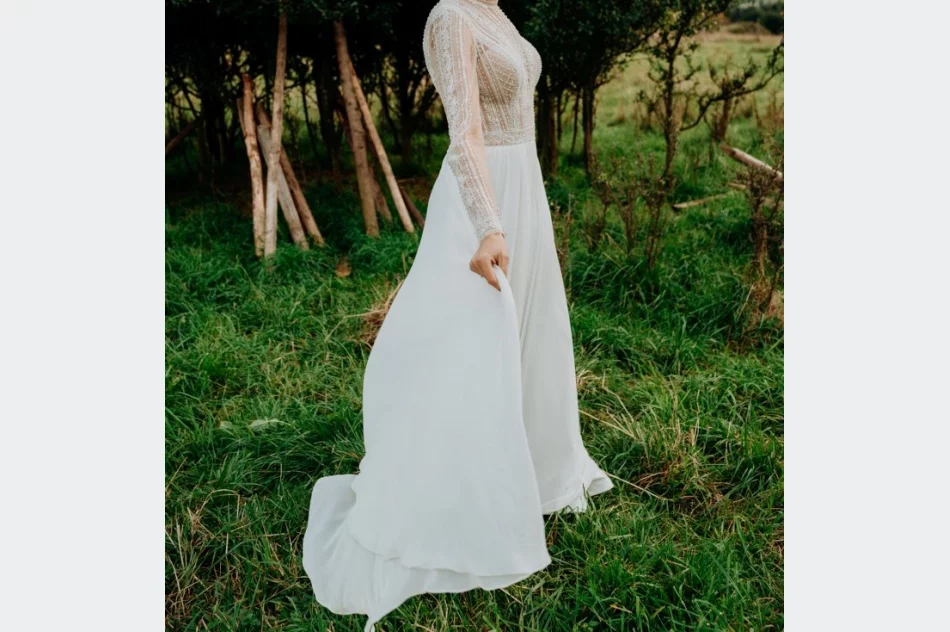 Sprzedam suknię ślubną - zdjęcie 5