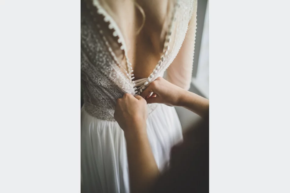 Sprzedam suknię ślubną - zdjęcie 6