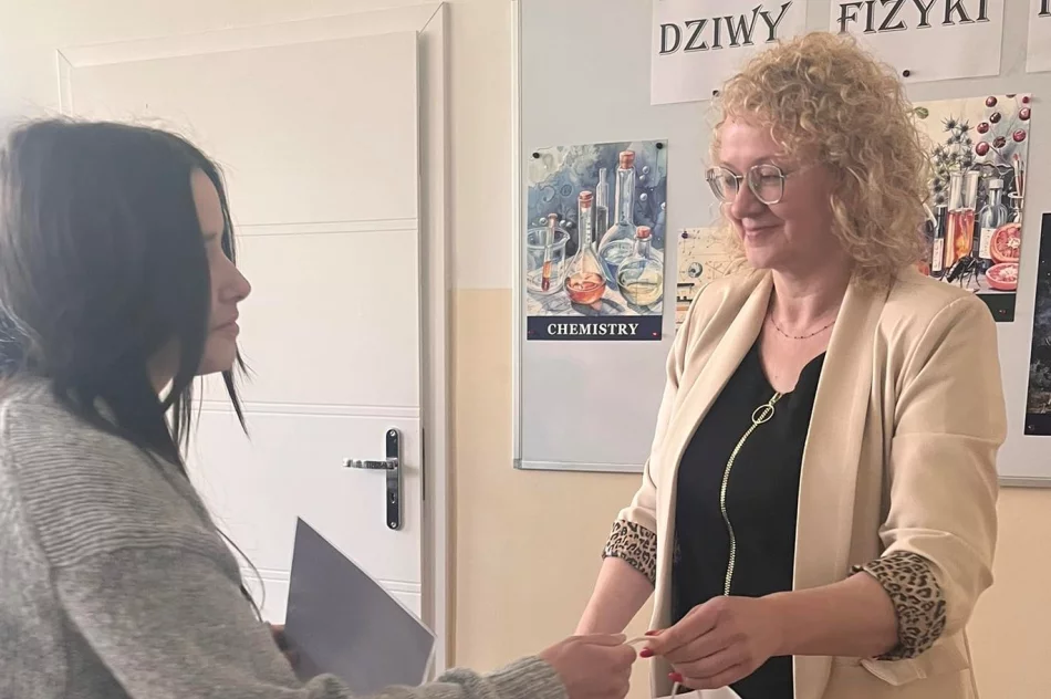 Młodzi fotografowie pokazali „Dziwy Fizyki i Chemii” - zdjęcie 5
