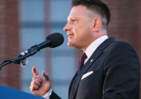 Sąd nakazał Mentzenowi sprostowanie nieprawdziwych informacji dot. Hołowni - zdjęcie główne