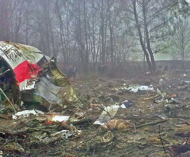 16 lat od katastrofy smoleńskiej: 2 tysiące tomów akt, tysiąc świadków i kilkaset opinii biegłych - zdjęcie główne