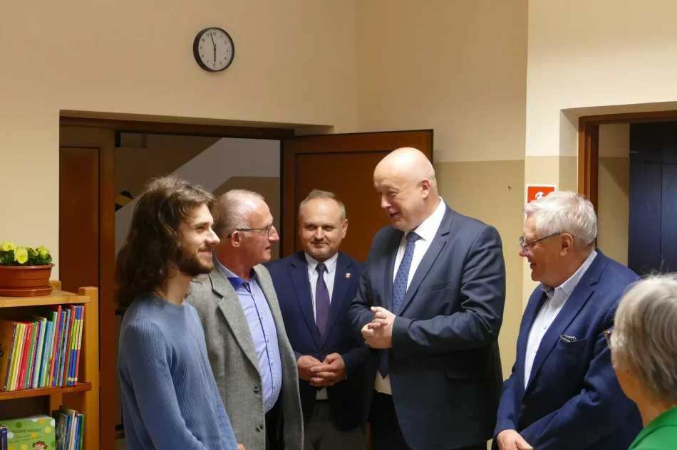 Spotkanie autorskie z Józefem Michalikiem „Refleksje nad życiem" - zdjęcie 2