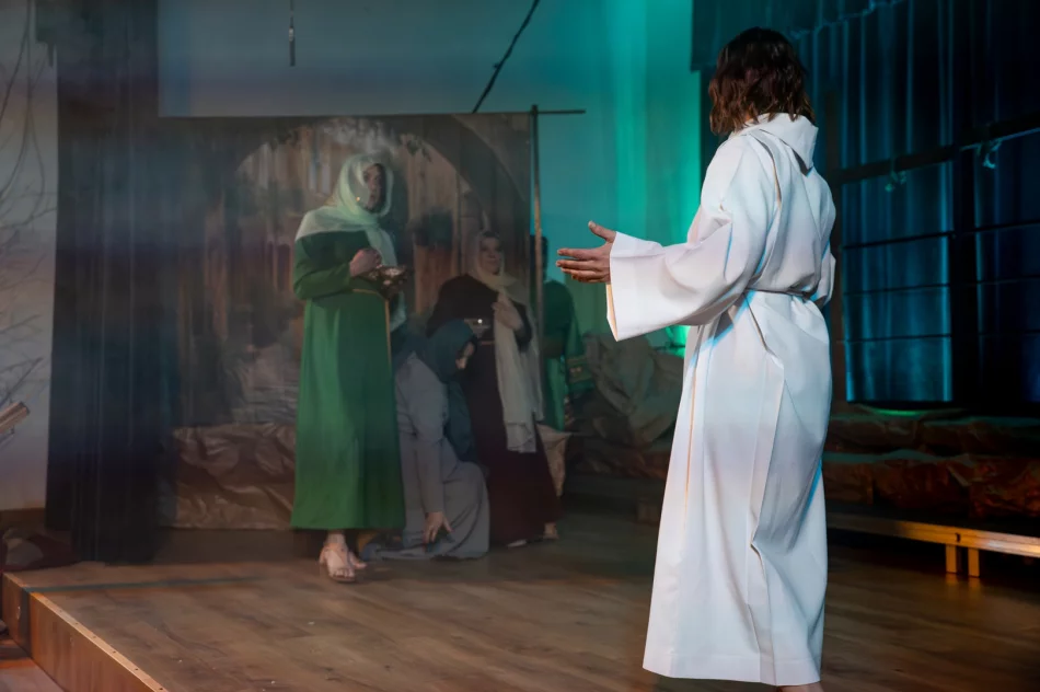 Misterium Męki Pańskiej zgromadziło kilkuset widzów (ZDJĘCIA) - zdjęcie 18