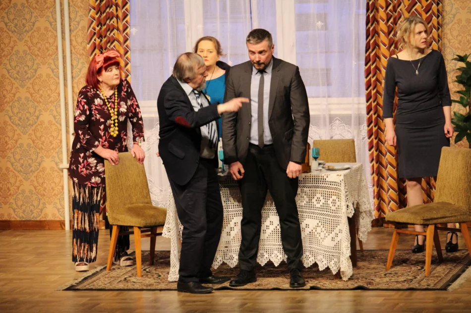 Teatr Robotniczy wystąpił ze spektaklem „Wykapany zięć” - zdjęcie 4