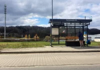 Autobusy będą zatrzymywać się na jezdni. Większe korki na ruchliwej drodze - zdjęcie główne