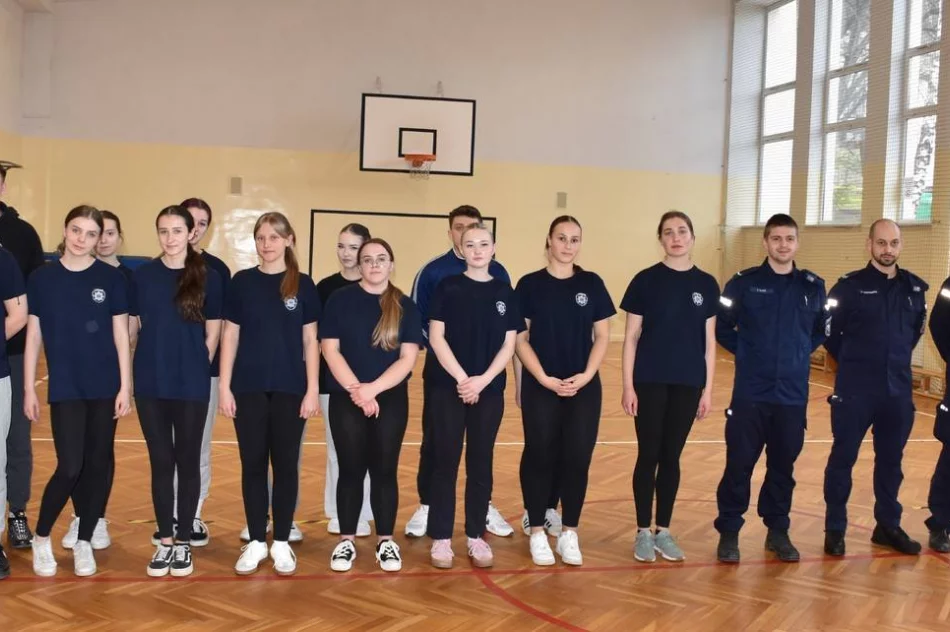 Test sprawnościowy uczniów klasy policyjnej - zdjęcie 4