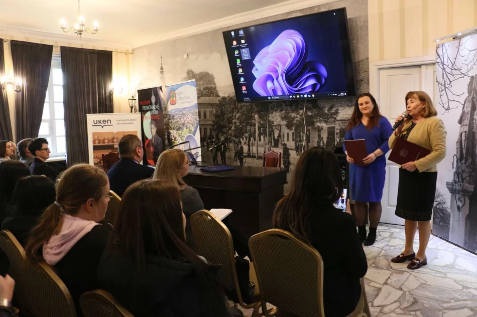 W Muzeum Regionalnym odbyła się konferencja naukowa „PALIMPSEST ZIEMI LIMANOWSKIEJ. HISTORIA – KULTURA – DZIEDZICTWO” - zdjęcie 6