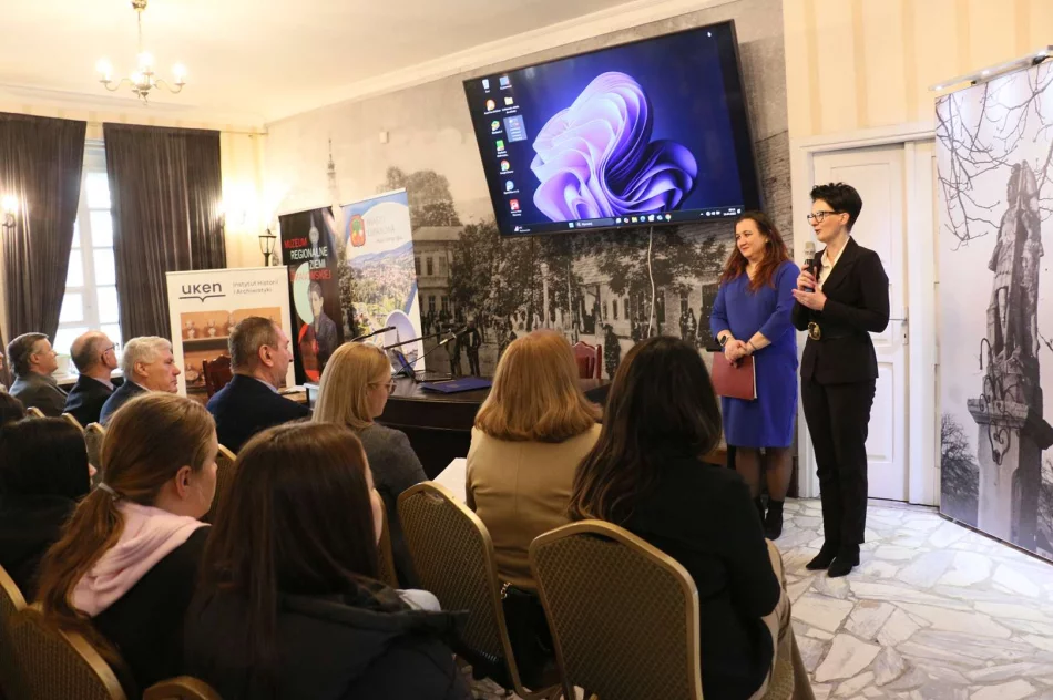 W Muzeum Regionalnym odbyła się konferencja naukowa „PALIMPSEST ZIEMI LIMANOWSKIEJ. HISTORIA – KULTURA – DZIEDZICTWO” - zdjęcie 11