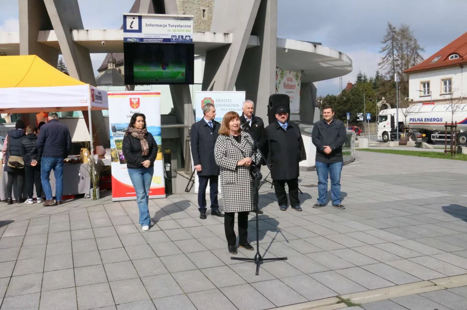 Na limanowskim rynku odbył się Kiermasz Wielkanocny - zdjęcie 2